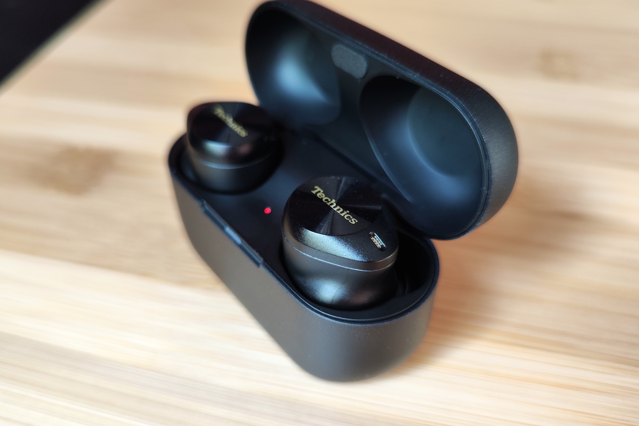 Technics EAH-AZ80 Earbuds Review: Comfy, Feature-Packed