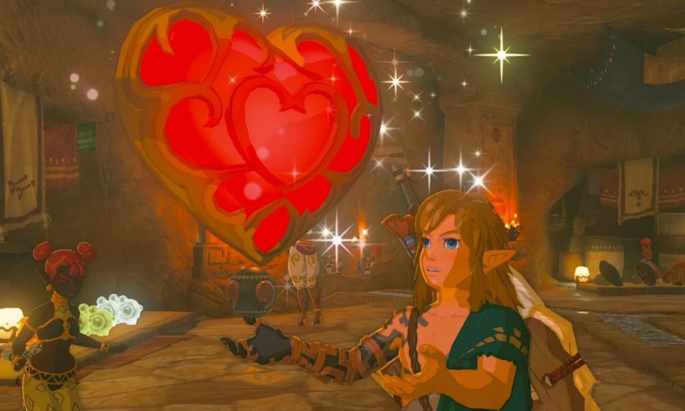 Link holding heart container in Tears of the Kingdom.