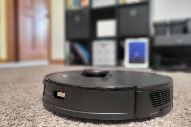 Roborock S7 MaxV Ultra unveiled at CES, looks like the ultimate  self-sufficient robot vacuum