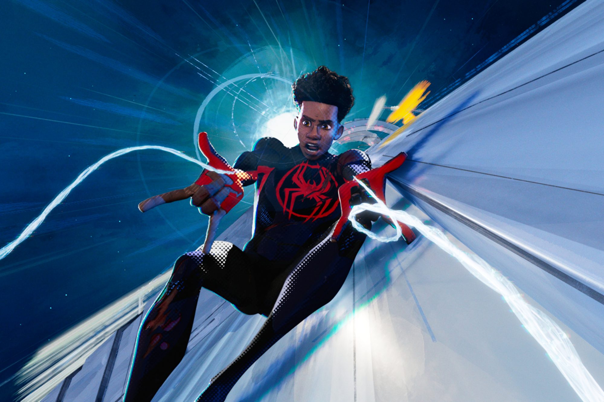 Miles tirant ses toiles dans "Spider-Man: Across the Spider-Verse".