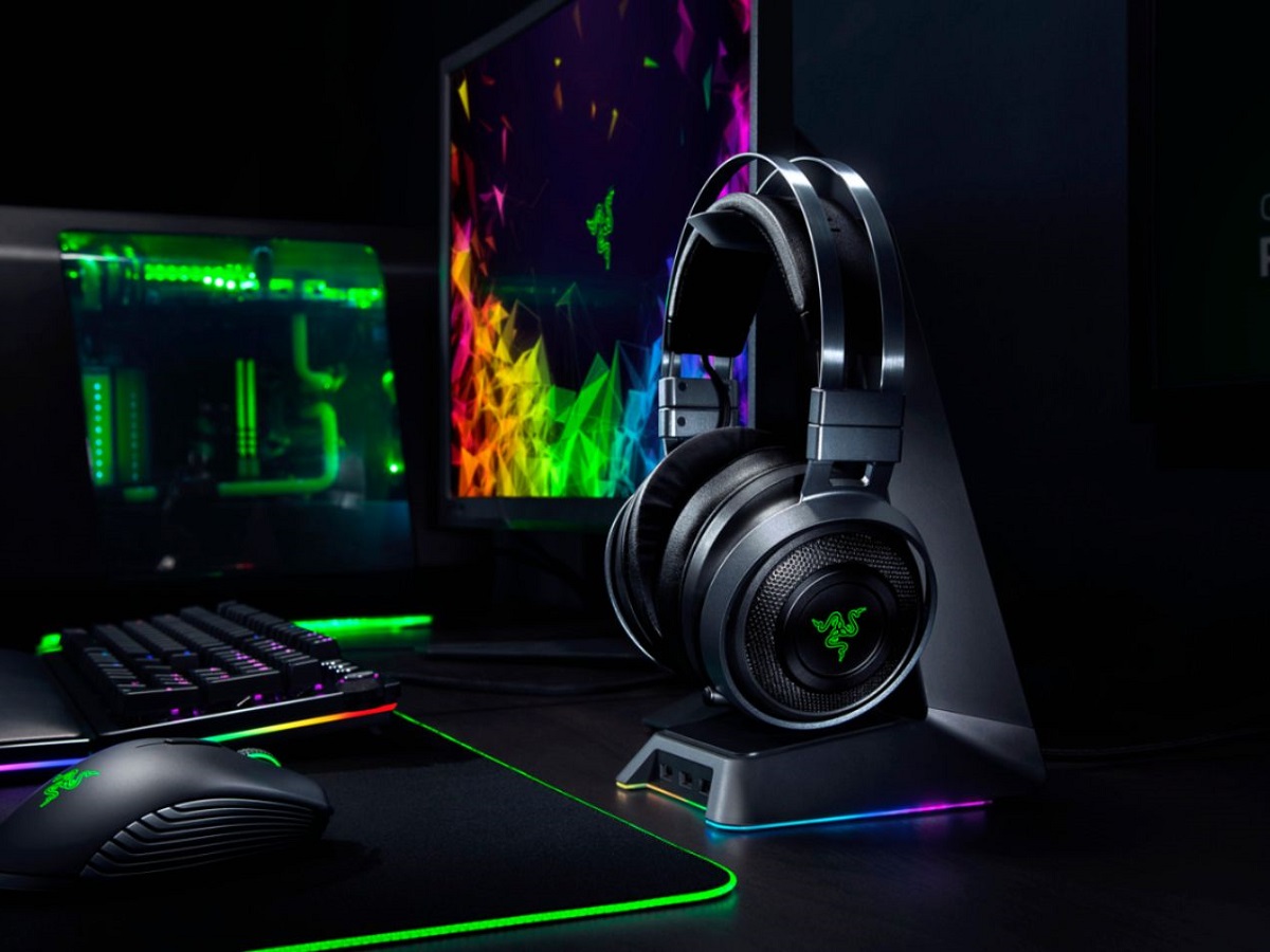 Gaming headsets with online cooling gel