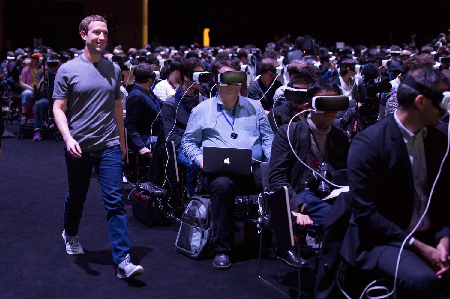 Facebook CEO Mark Zuckerberg at MWC 2016, with the Gear VR headset.