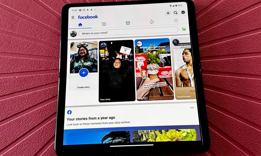 Google Pixel Fold in Obsidian with Facebook filled screen after rotating.