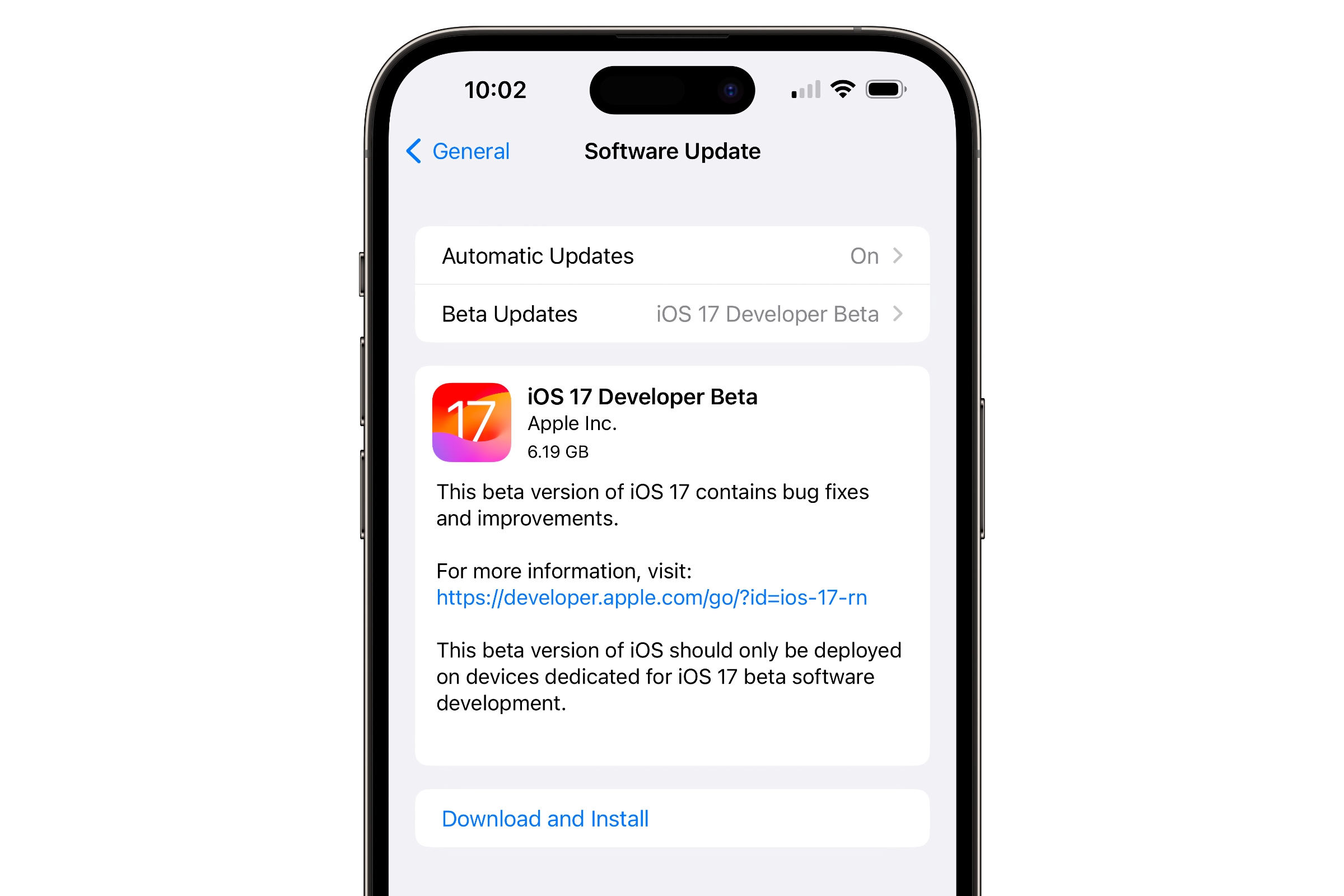 Auf dem iPhone wird der Download- und Installationsbildschirm für iOS 17 Developer Beta 1 angezeigt. 
