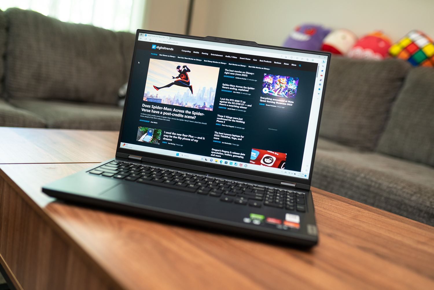 Lenovo Legion Pro 5 con il sito Web Digital Trends.