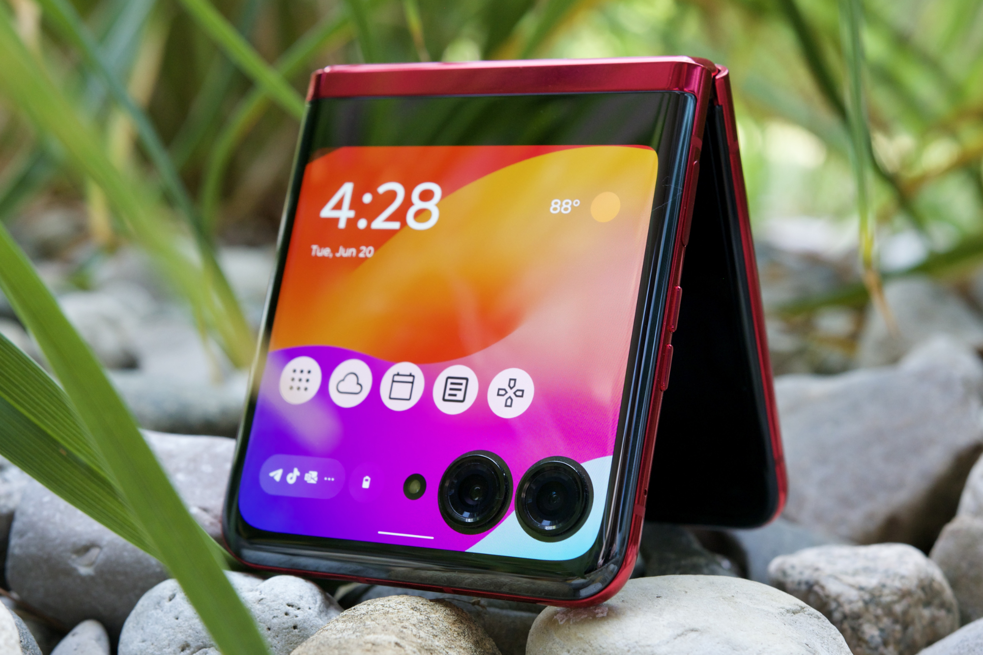 Motorola Razr 2023 Review: The Best Foldable You Could Get for $700 - CNET