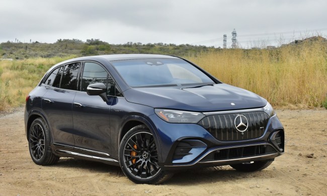 Front three quarter view of the 2024 Mercedes-AMG EQE SUV.