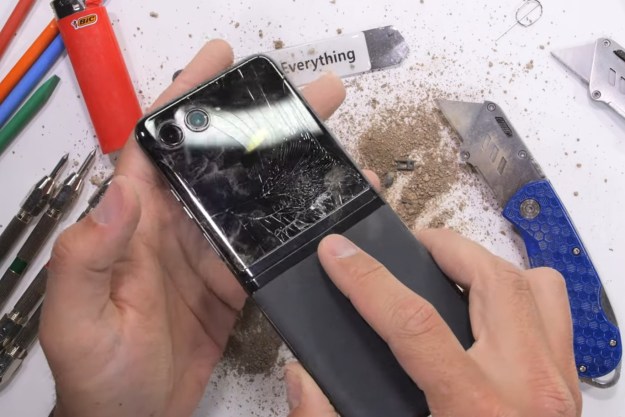 Motorola Razr 40 Ultra cover screen fails durability tests like no other -  SamMobile