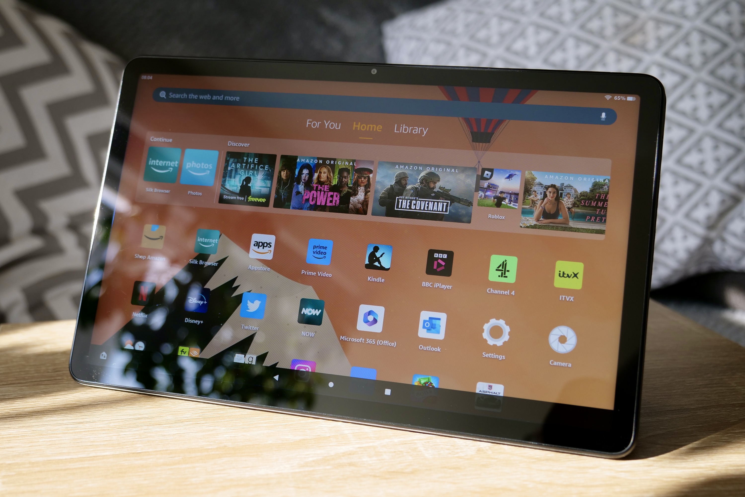 I made myself try a 14.5-inch tablet — and it didn't go well