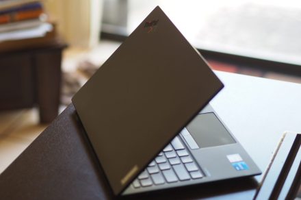 This tiny ThinkPad can’t quite keep up with the MacBook Air M2