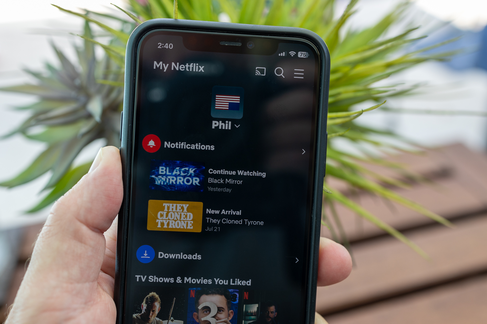 How do i stream netflix to my on sale tv from my phone