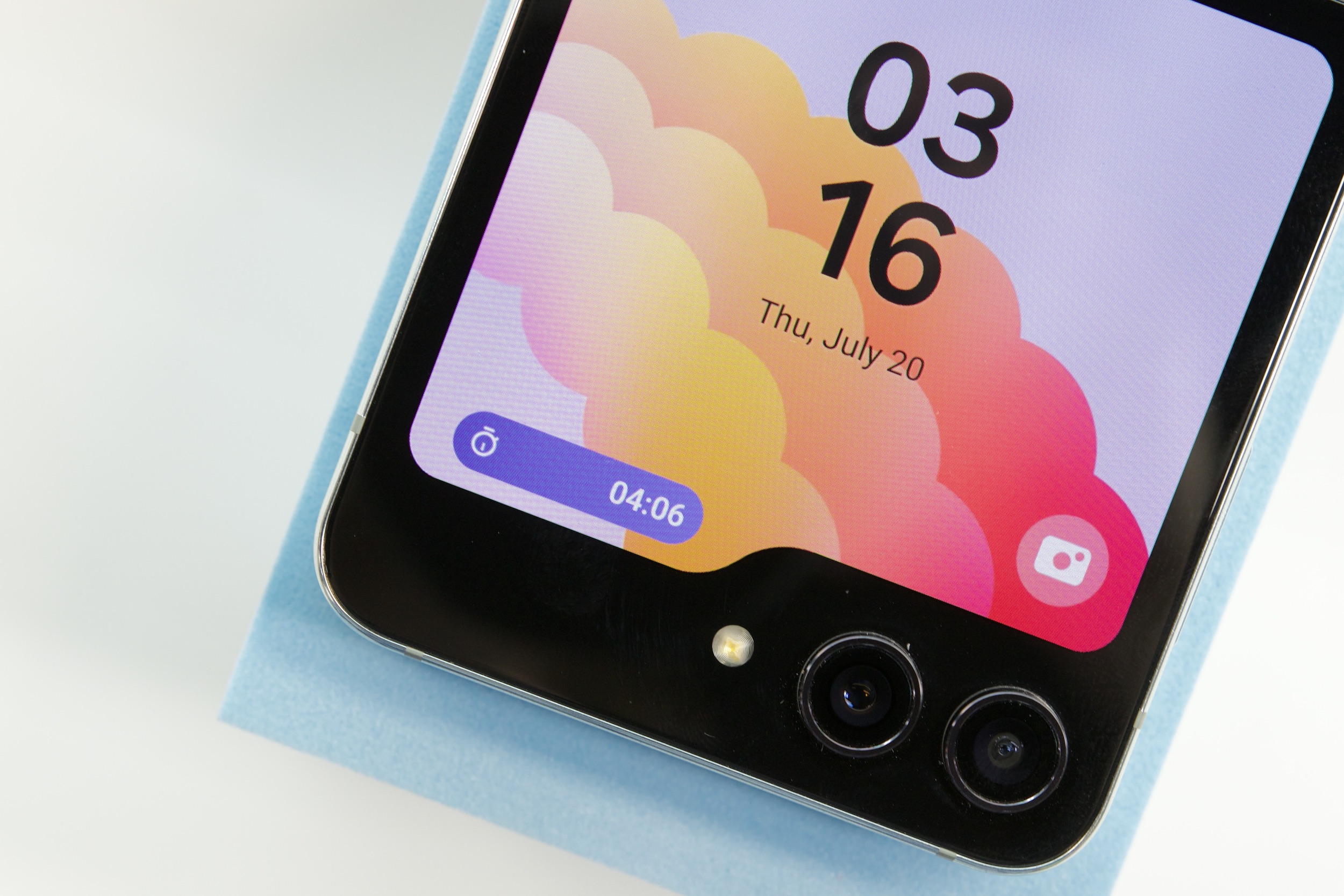 For Galaxy Z Flip 5 Case with Strap, Cute Z Flip 5 Flower Phone Case for  Women Girls, Hard PC Samsung Z Flip 5 Case Supports Wireless Charging Case
