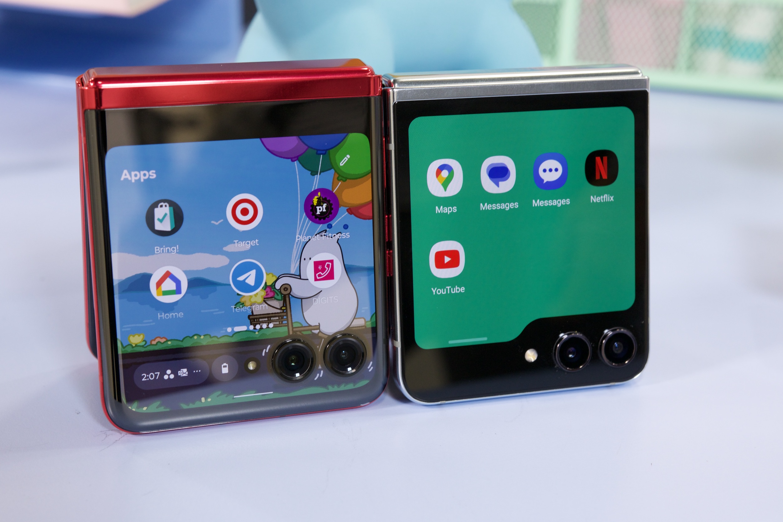 Galaxy Z Flip 5 vs Motorola Razr+: Hardware, or software?
