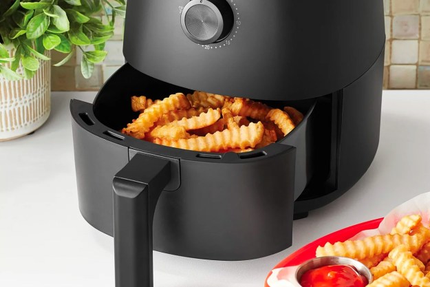 Dreo's new ultra-intelligent ChefMaker Combi Fryer cooks dinner for you at  45% off (Today only)