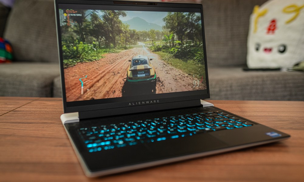 Forza Horizon 5 running on the Alienware x14 R2.