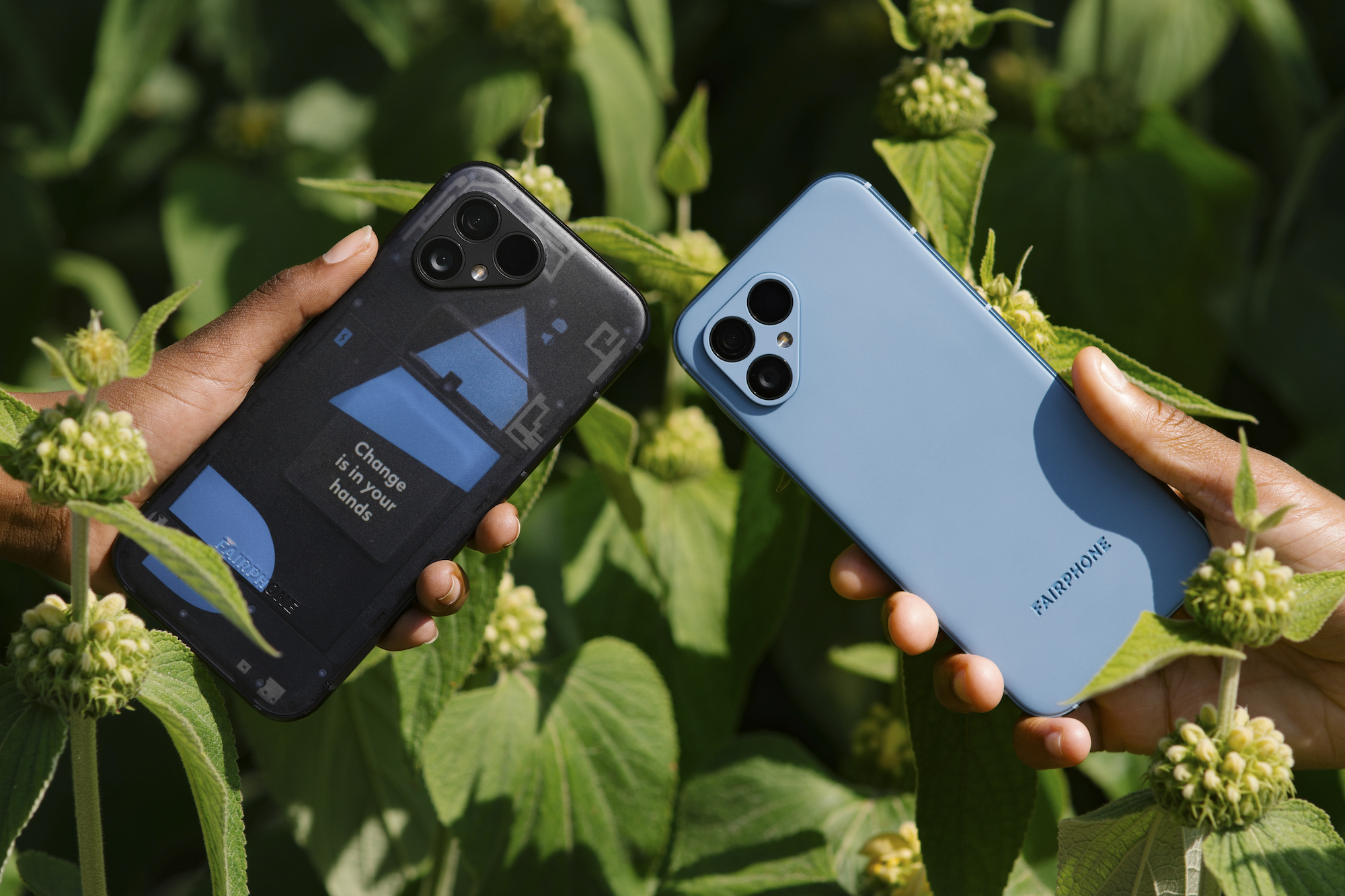 Fairphone 5 vs iPhone 15: which is more ethical?