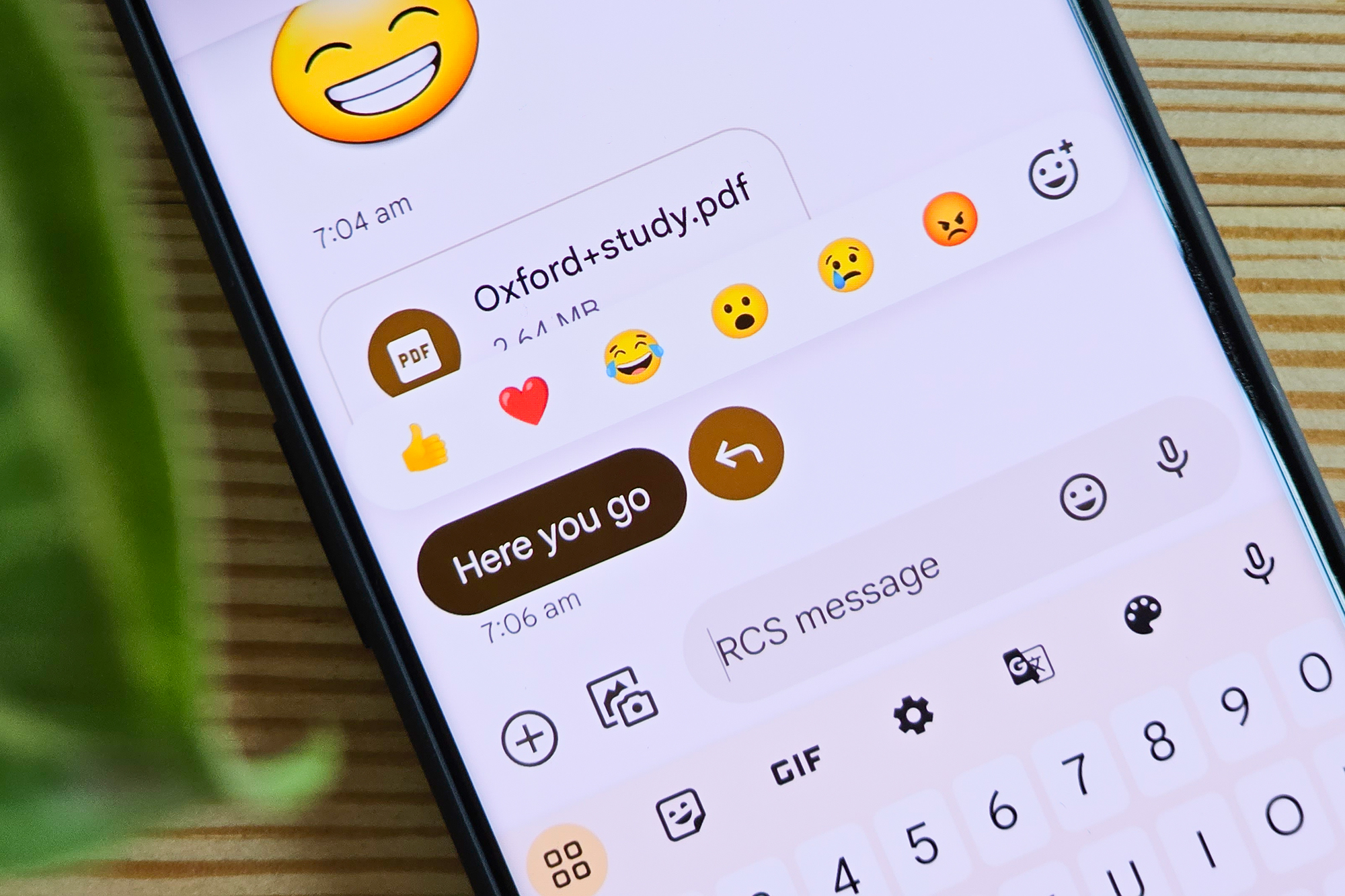 Sending photos via RCS is about to get better in Google Messages