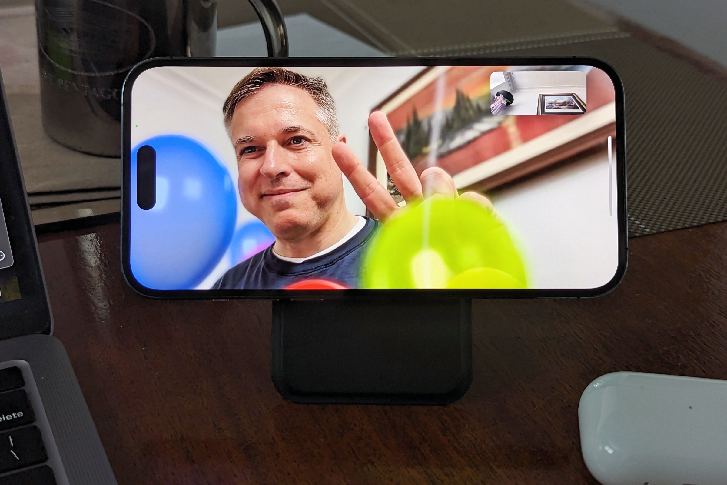 How to use iOS 18 FaceTime gestures (and what they look like)