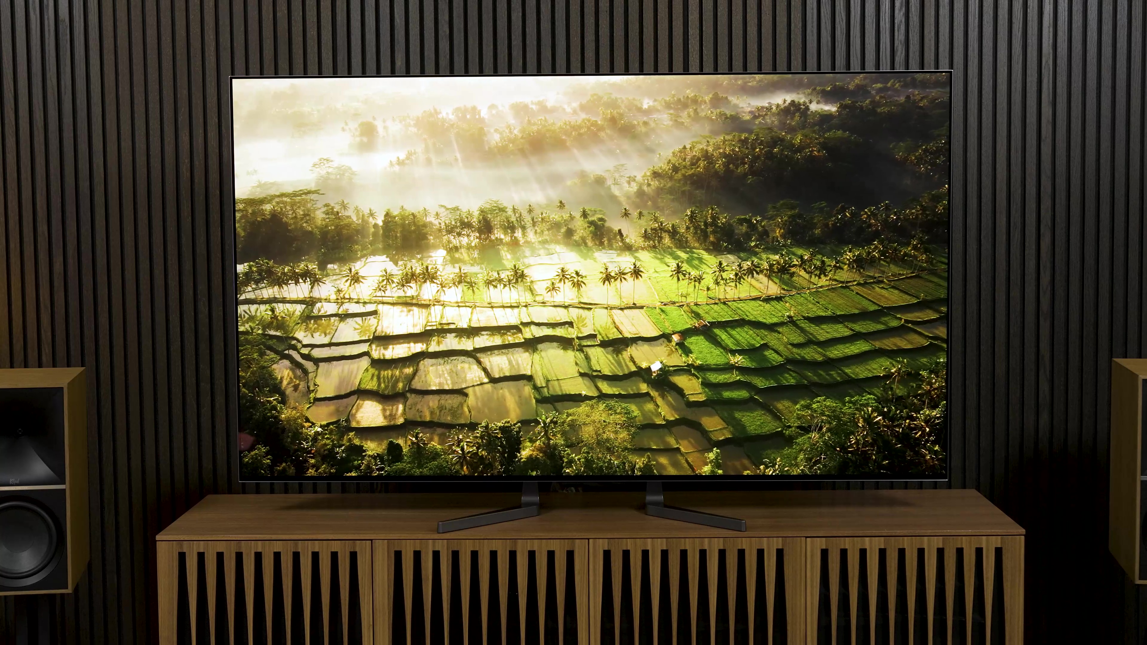 LG's wireless M-Series OLED TV tech is the future we need