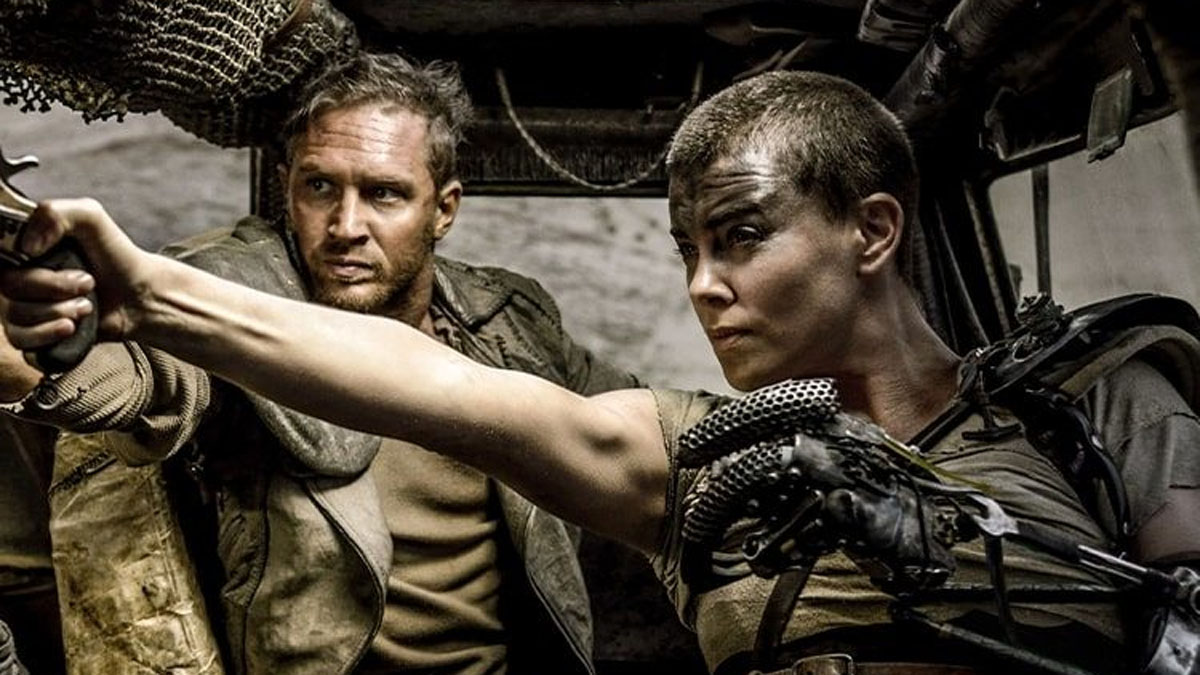 Tom Hardy y Charlize Theron en Mad Max: Furia en la carretera.