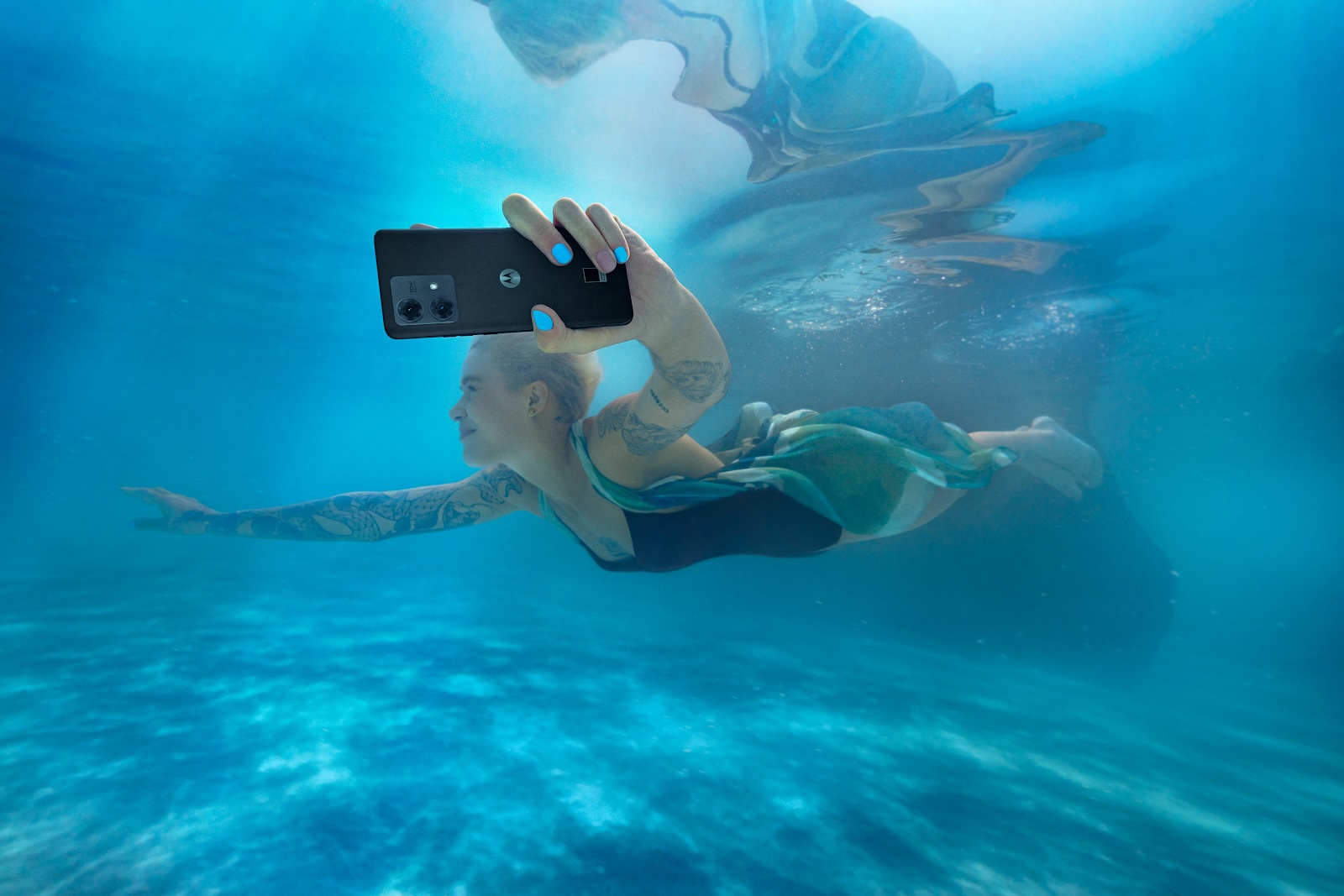 The Motorola Edge 40 Neo slims and swims for less