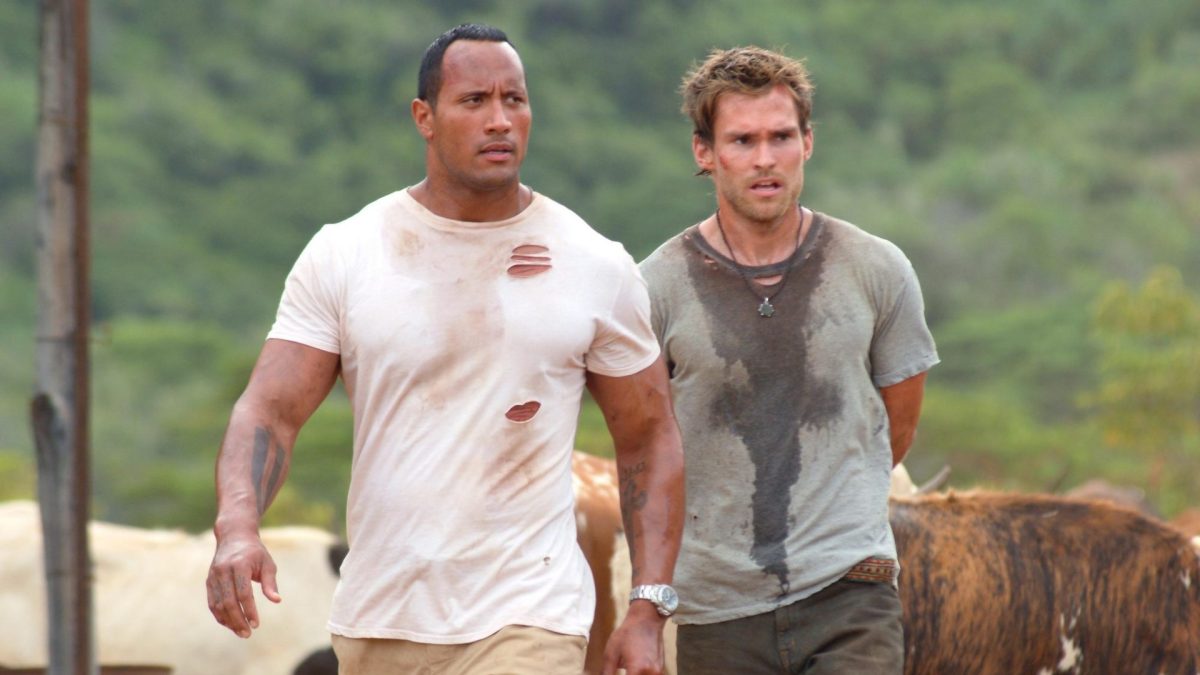 Dwayne Johnson et Seann William Scott font une promenade en sueur ensemble.