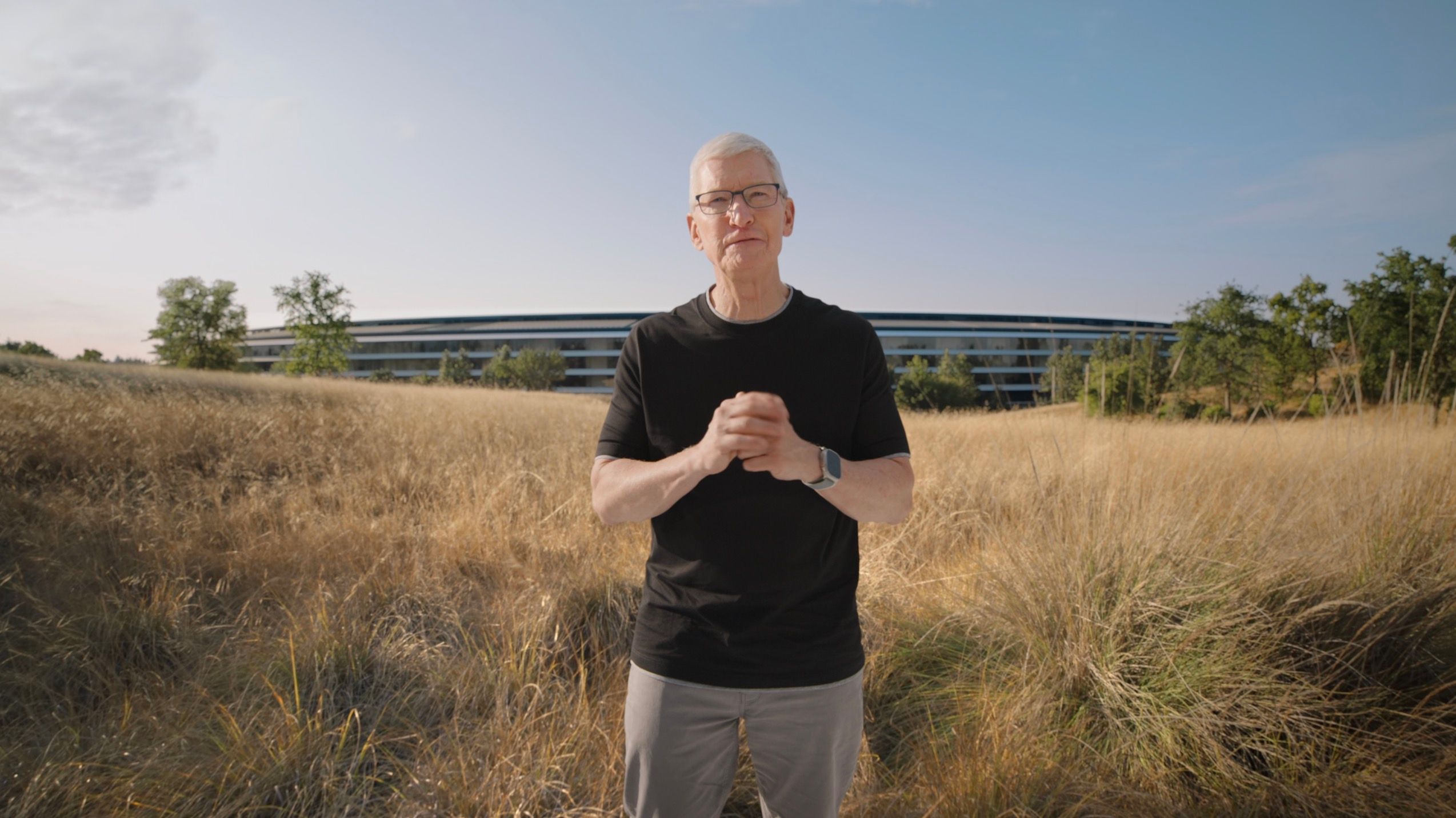 Tim Cook wants you to know he’s confident in Apple’s AI future