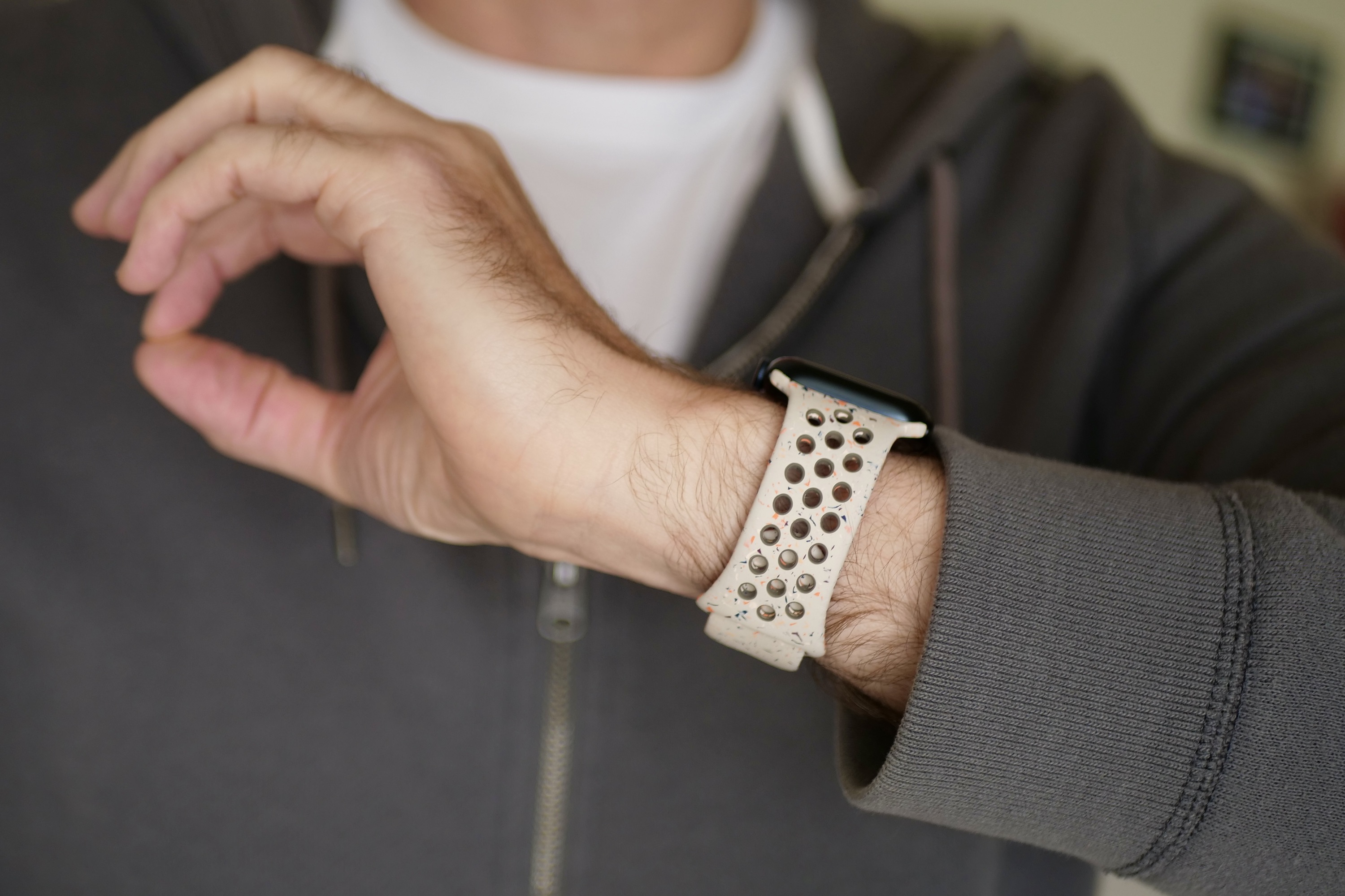 Watch: New 'WristWhirl' smartwatch can be operated with wrist movements