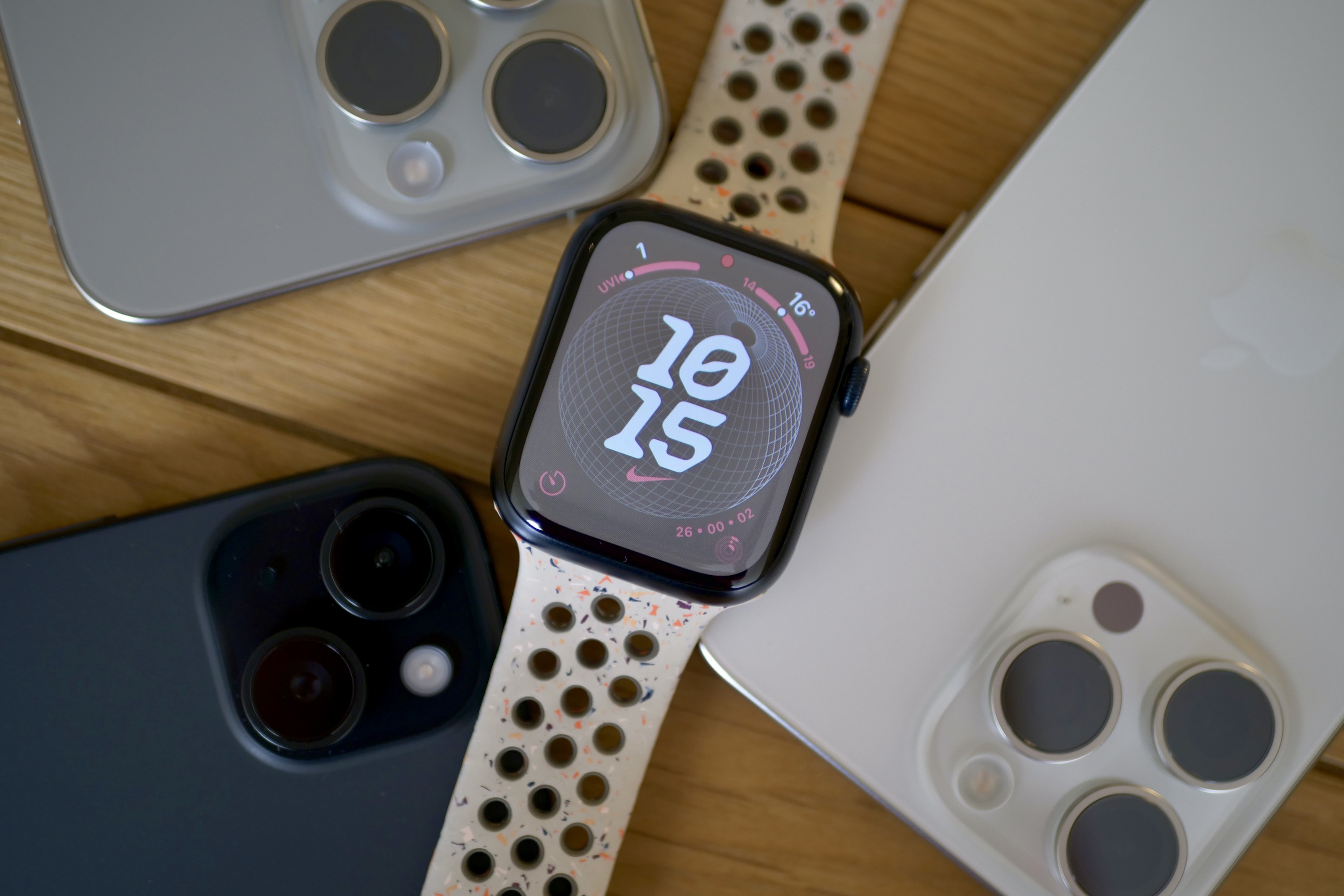 Compare the Apple Watch Series 9 to the Apple Watch Series 8 - Coolblue -  anything for a smile