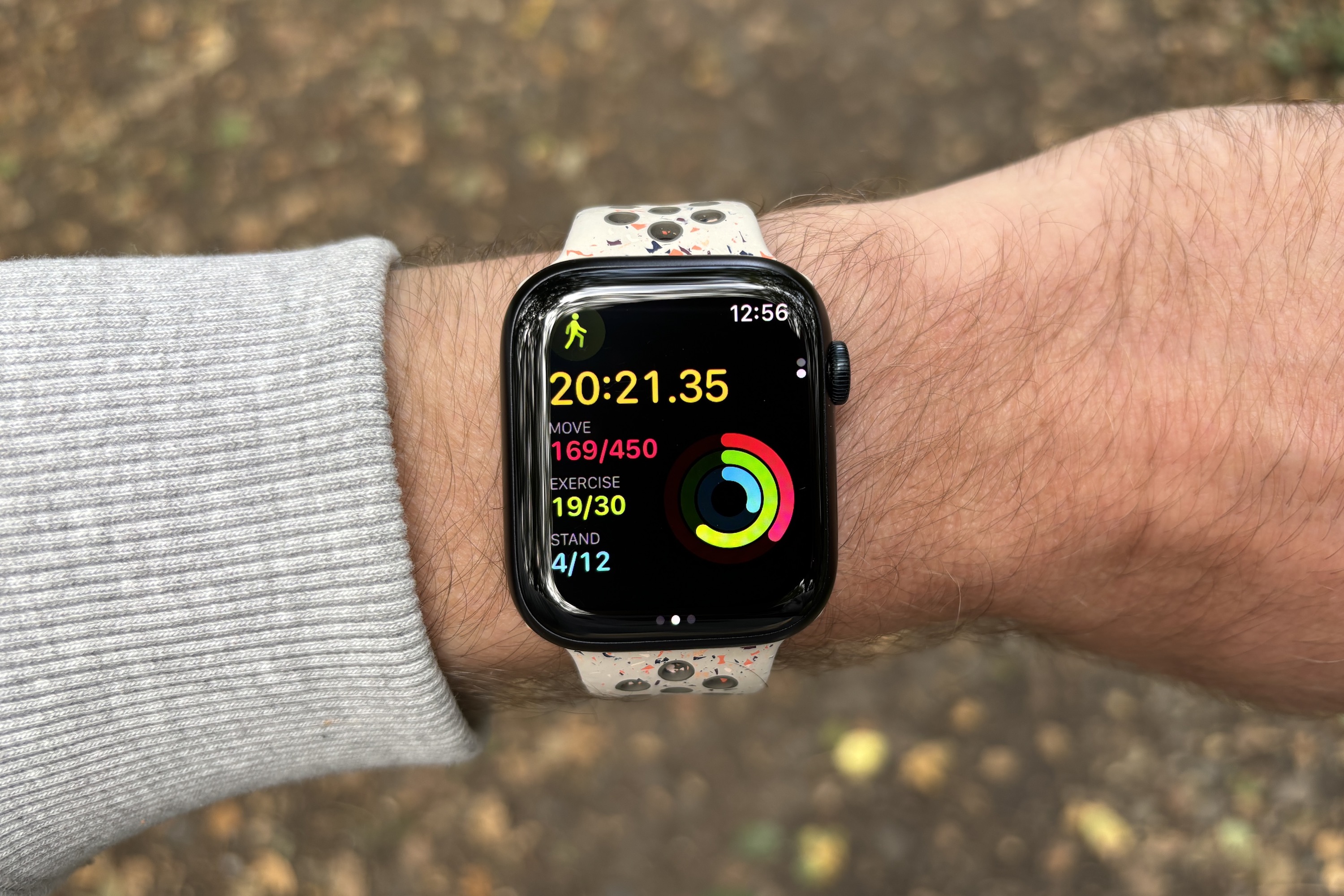 Apple Watch Series 9 上的步行后健身数据。
