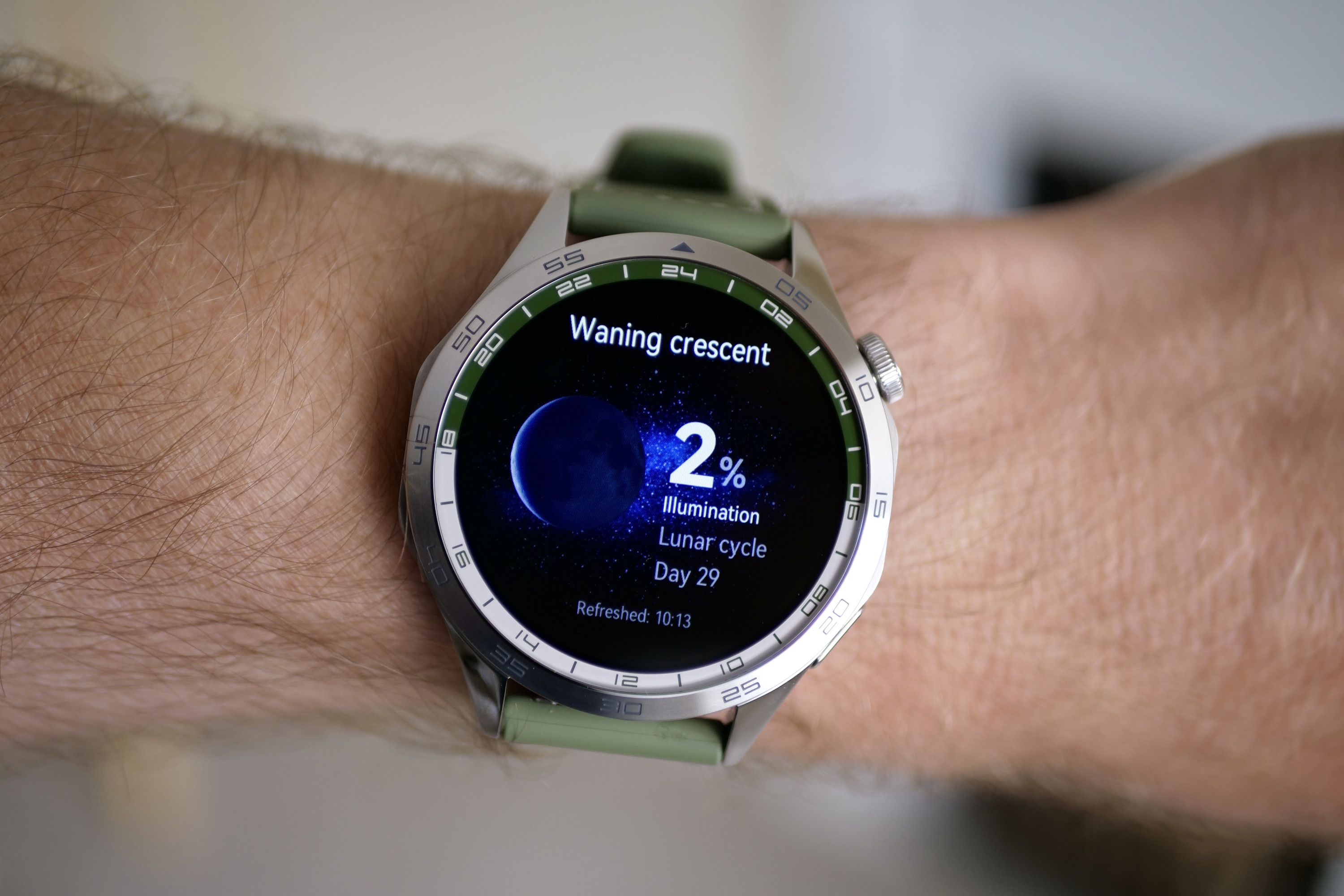 Samsung galaxy watch vs cheap huawei watch gt active