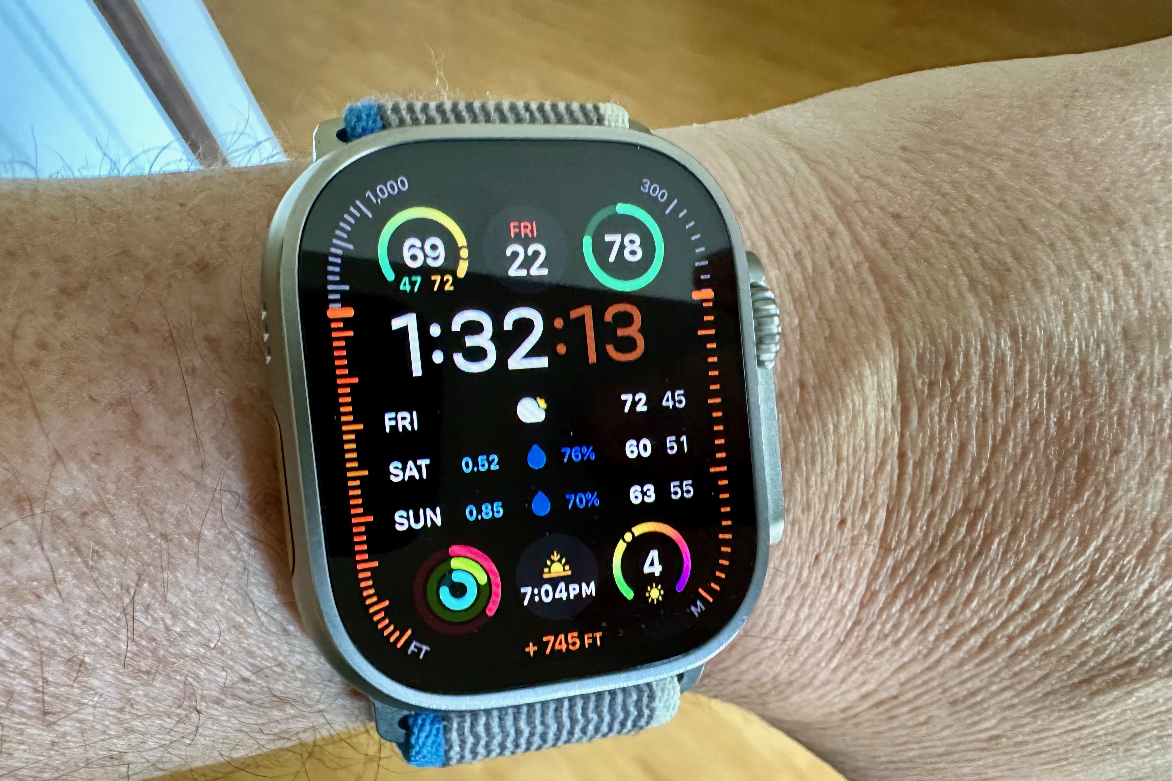Apple watchOS 10 Hands-On! 🔥 ALL-NEW UI! - YouTube