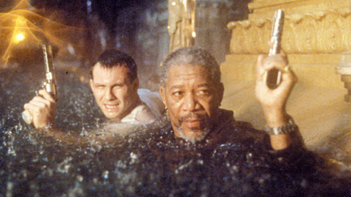 Christian Slater e Morgan Freeman em Hard Rain.