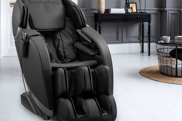 https://www.digitaltrends.com/wp-content/uploads/2023/10/Insignia-2D-Zero-Gravity-full-body-massage-chair-lifestyle-image.jpg?resize=625%2C417&p=1