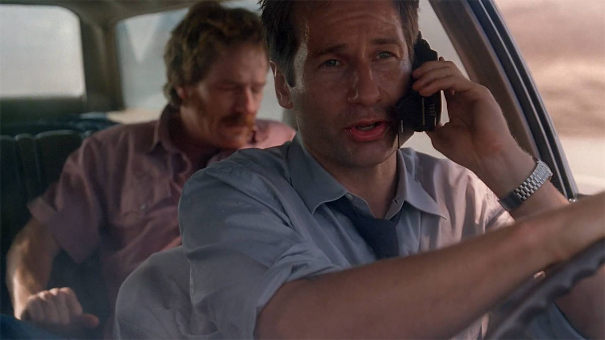 Bryan Cranston et David Duchovny dans X-Files.