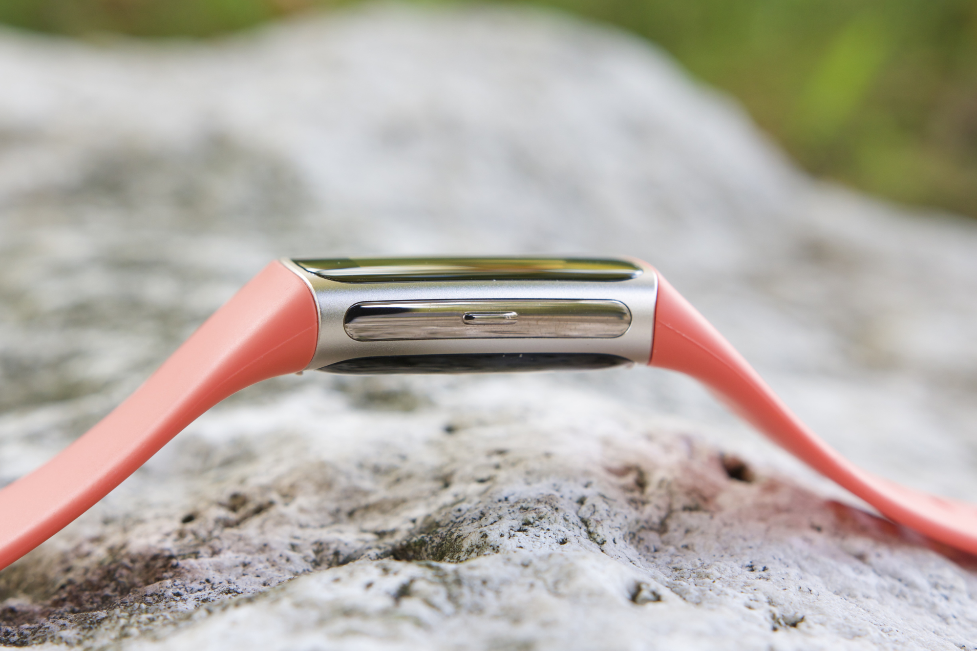Fitbit Charge 6 review: A fitness tracker built with smartwatch DNA