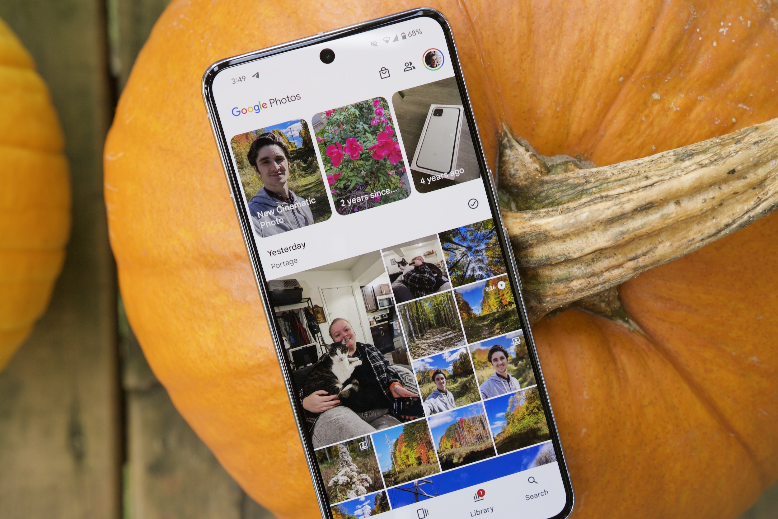 O aplicativo Google Fotos em execução em um Google Pixel 8 Pro.