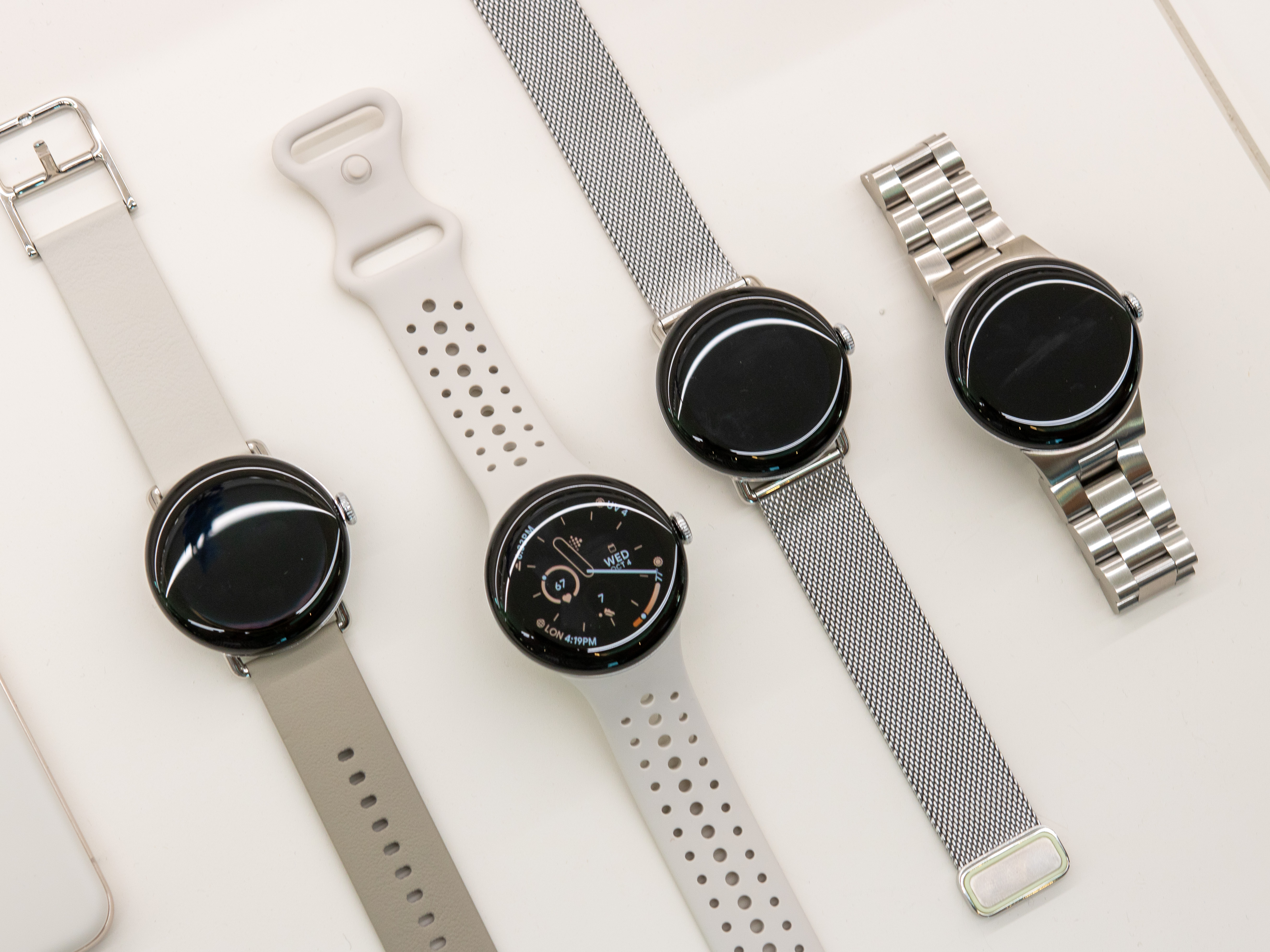 Smartwatch Face-Off: Pixel Watch 2 Vs. Apple Watch Vs. Samsung Watch 6 -  Forbes Vetted