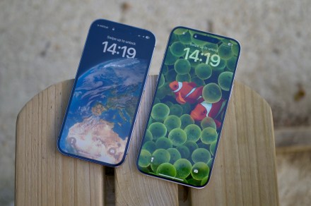 iPhone 16 Pro Max photo reveals amazingly thin bezels