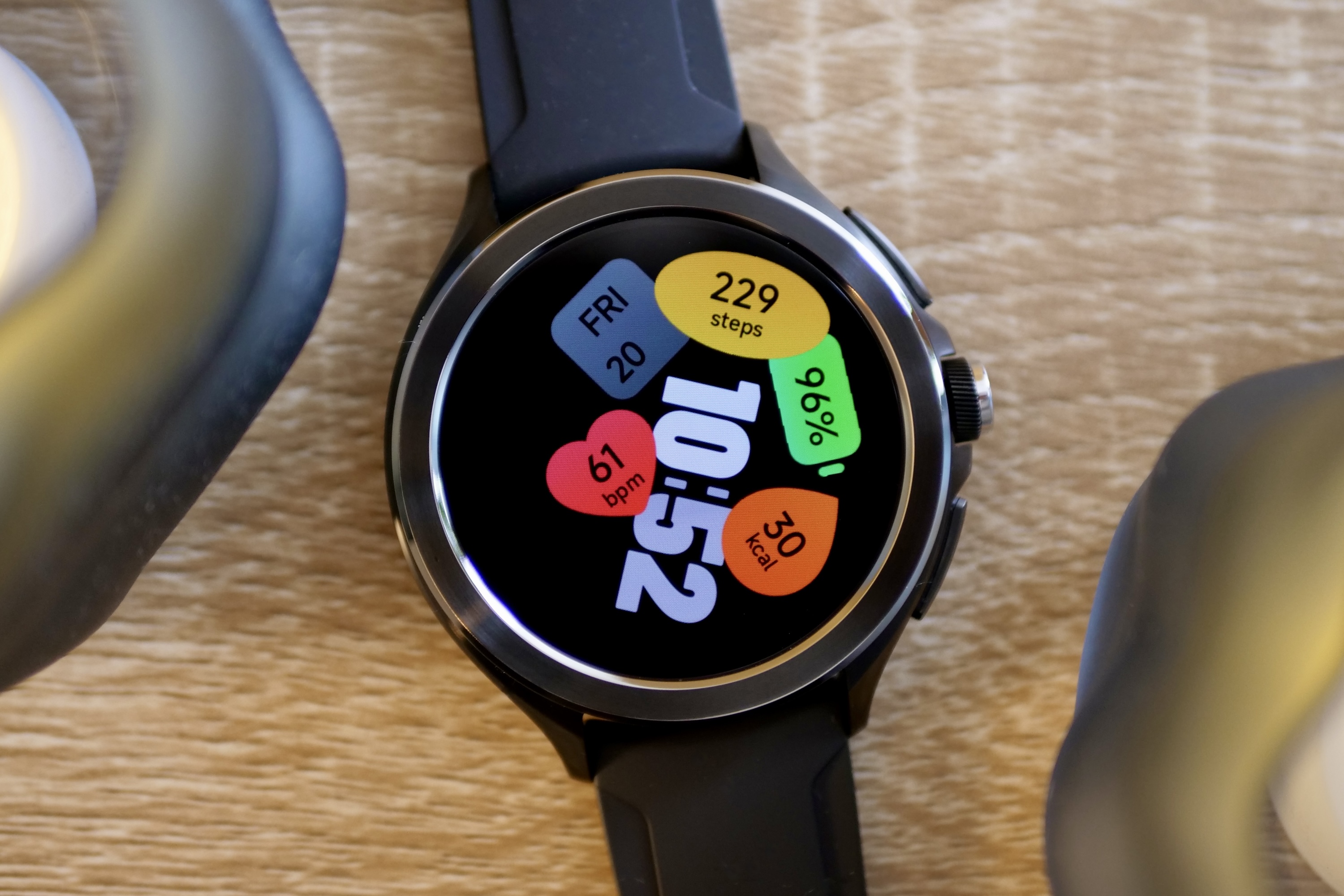 Xiaomi Watch 2 Pro uses Google Wear OS
