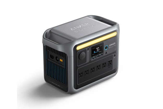 Anker SOLIX F3800 Portable Power Station with Expansion Battery - 7680 Watt  Hours