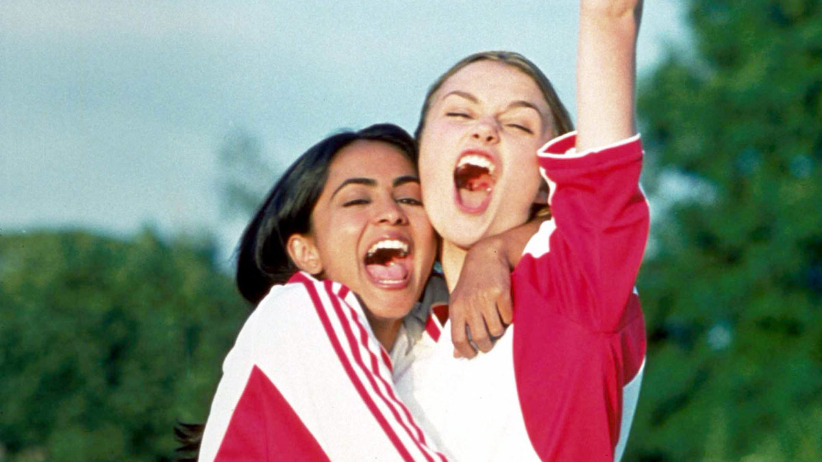 Parminder Nagra et Keira Knightley dans Bend It Like Beckham.