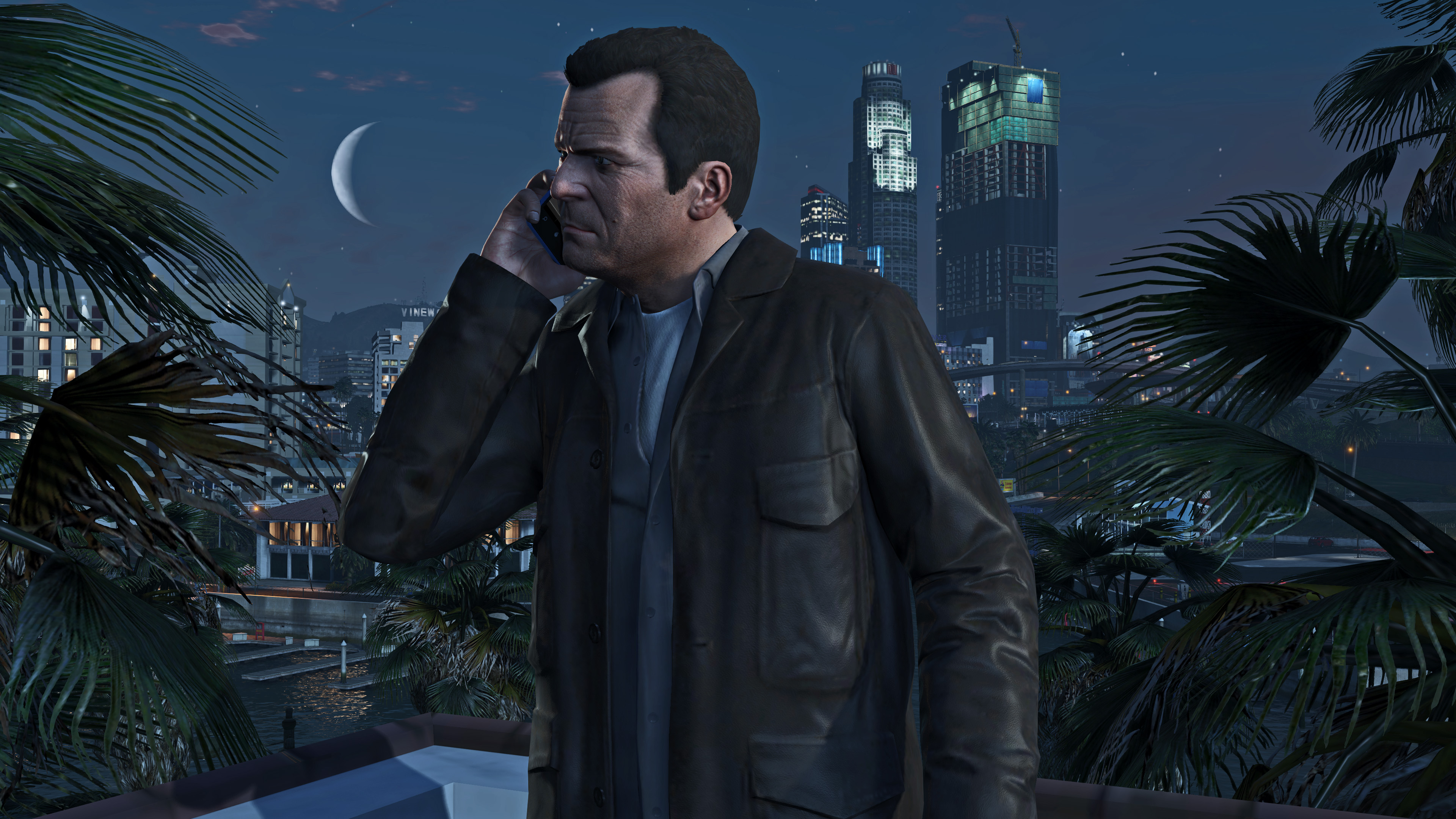 Michael on the phone in Grand Theft Auto 5.