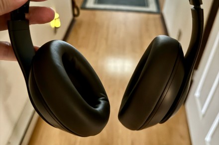 It’s Black Friday, and I just bought the perfect iPhone 15 headphones