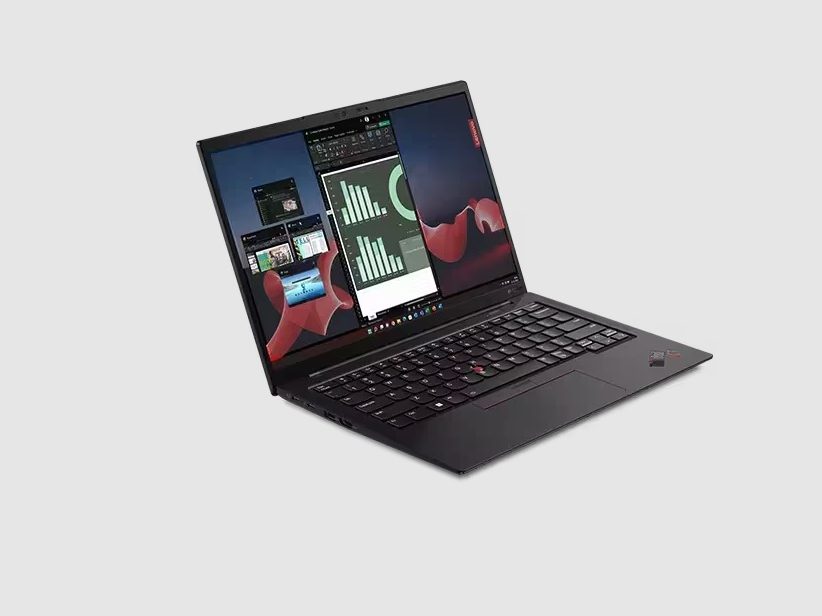 Le Lenovo ThinkPad X1 Carbon Gen 11 ouvert et utilisant un logiciel.