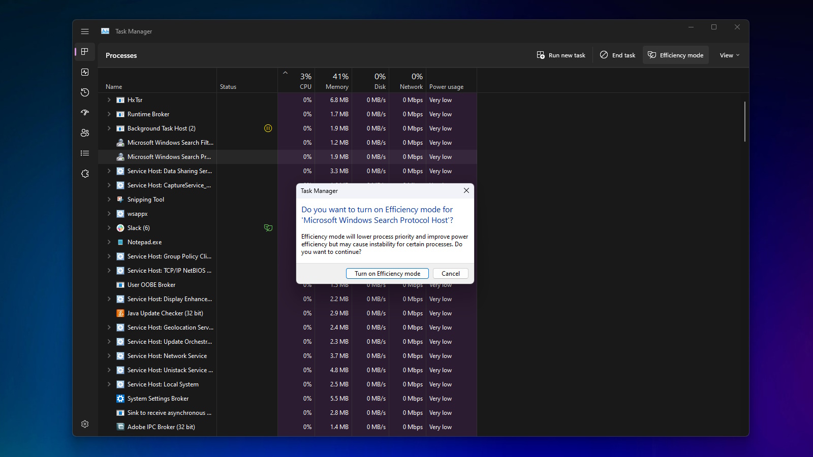 Administrador de tareas en la ventana emergente del modo de eficiencia de Windows 11.