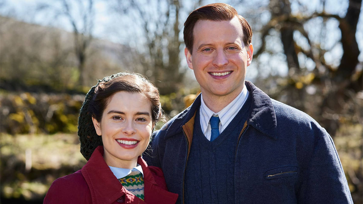 Rachel Shenton und Nicholas Ralph in „Alle großen und kleinen Geschöpfe“.