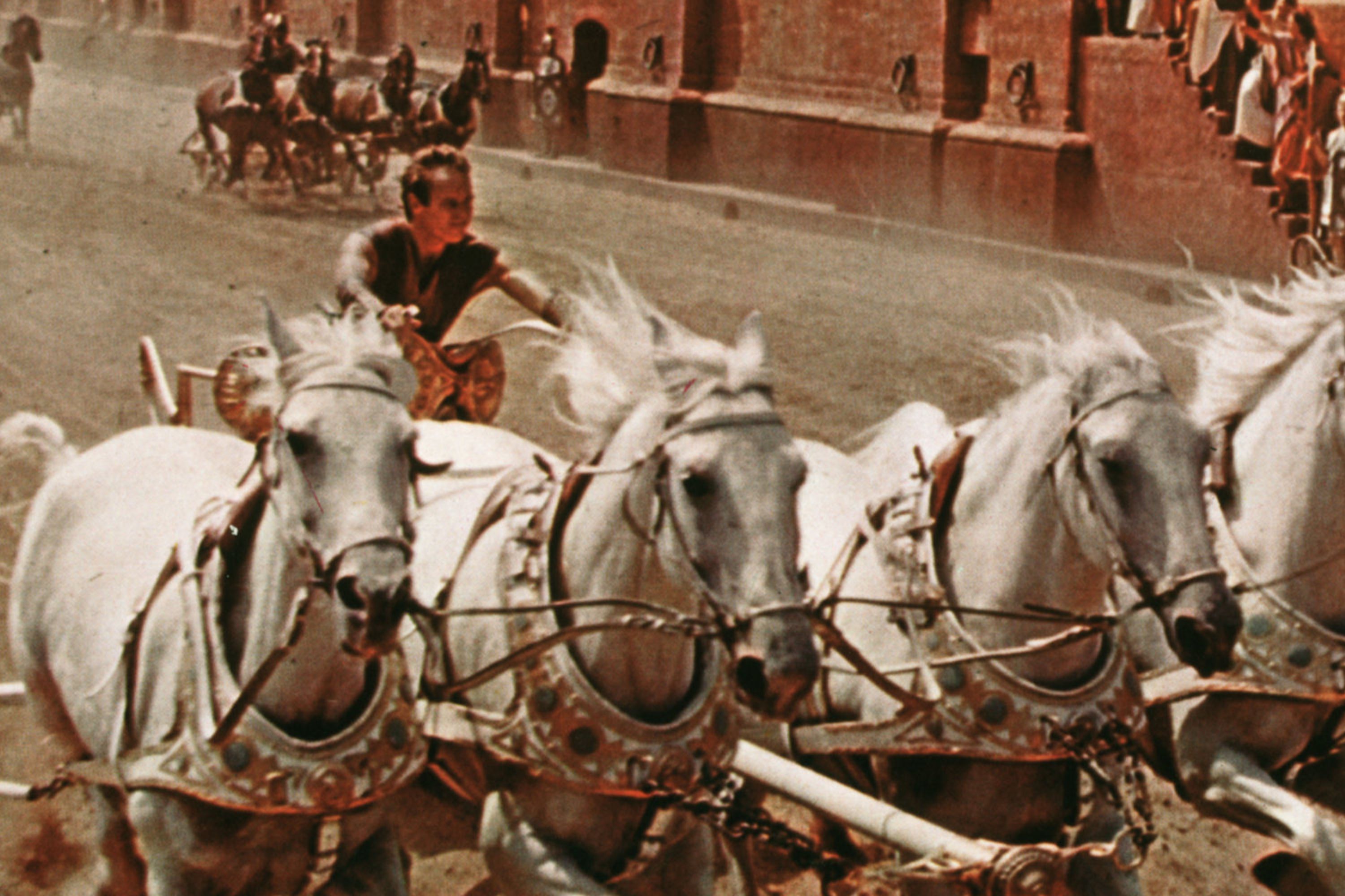 Um homem andando na carruagem de Ben-Hur (1959)