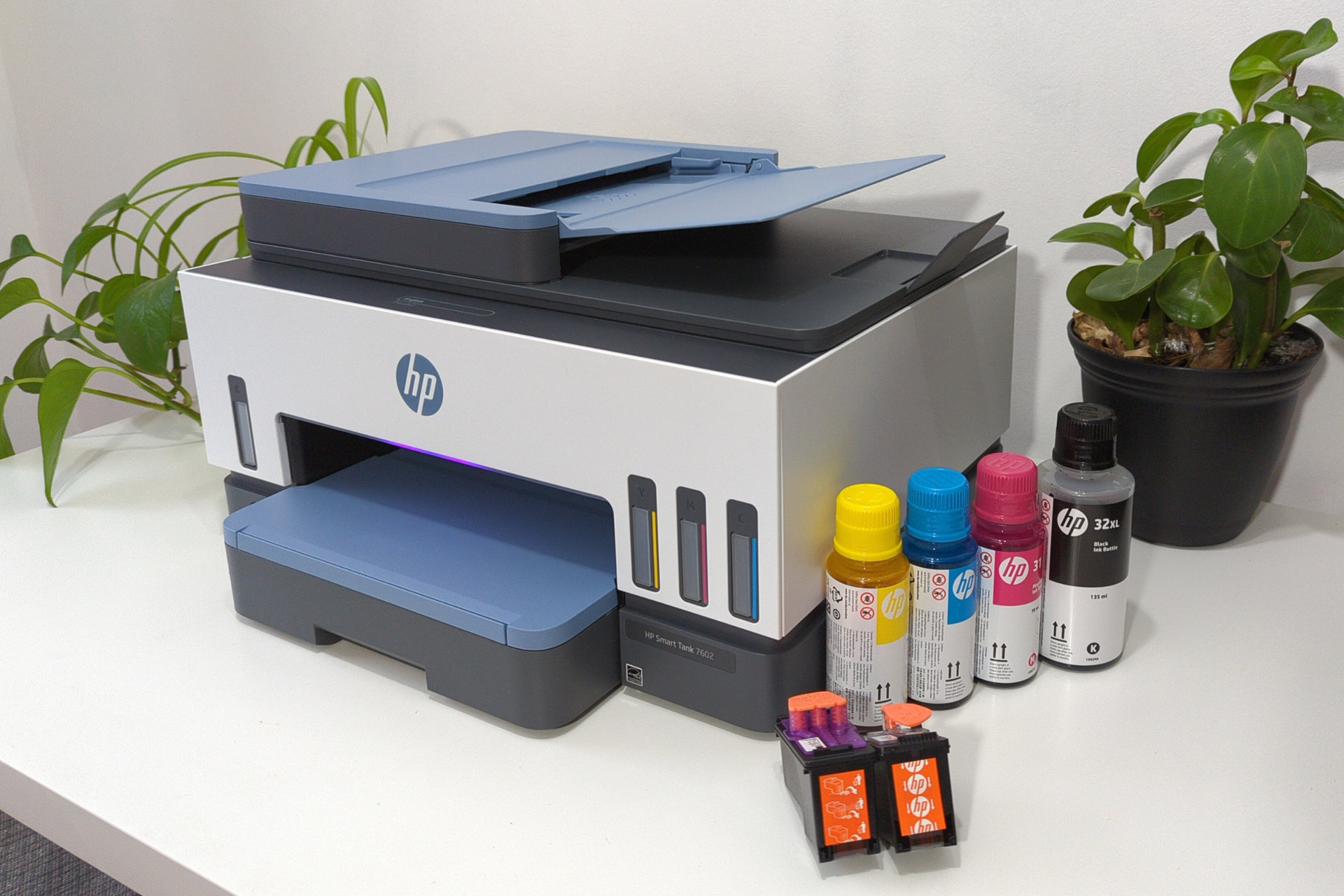 A HP inclui frascos de tinta completos com o Smart Tank 7602.