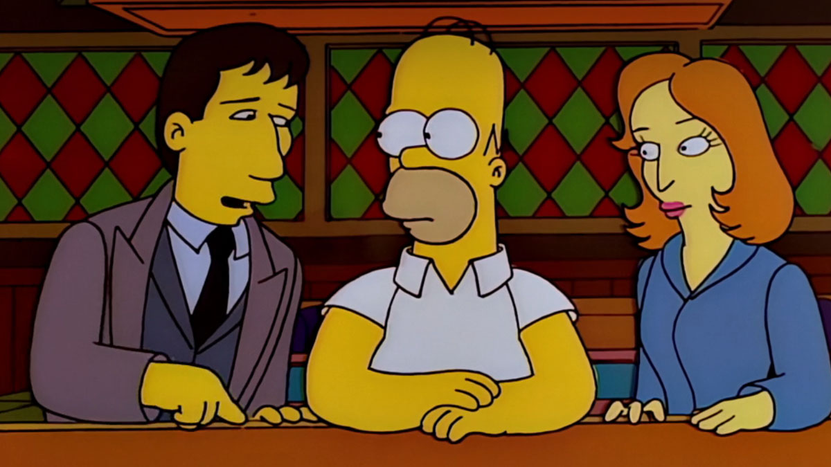 Mulder und Scully beschatten Homer Simpson in „Die Simpsons“.